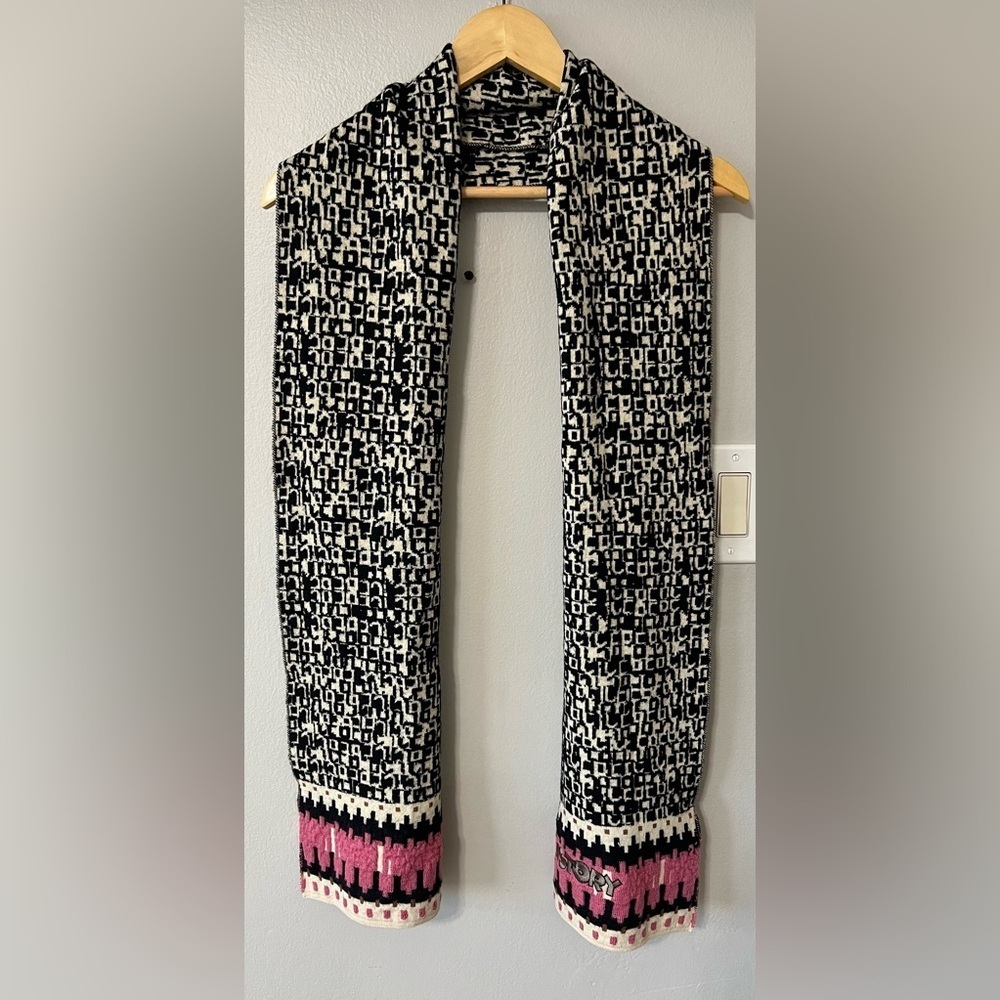 Vintage Iceberg Italy Graphic Knit Scarf Black Pink “History” 12x72 EUC